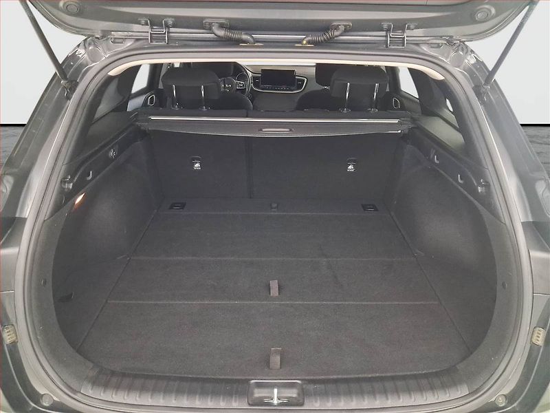 Kia Ceed (2025) 1.5 T-GDI - fotka 14 z 16