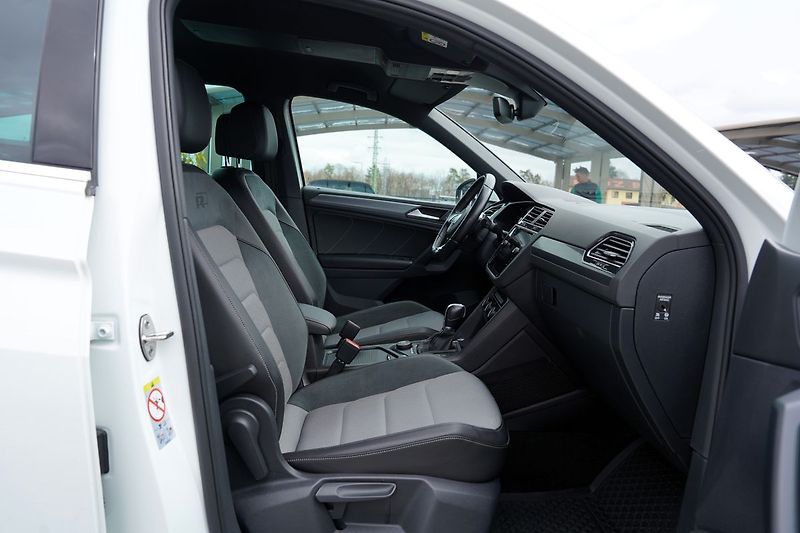Volkswagen Tiguan 2.0 TSI 4Motion/DSG/R-line/ČR - fotka 30 z 54