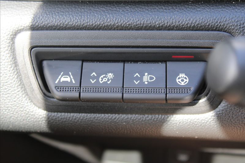 Renault Captur 1,3 TCe  1.MAJ,AUTOMAT,INTENS - fotka 26 z 35