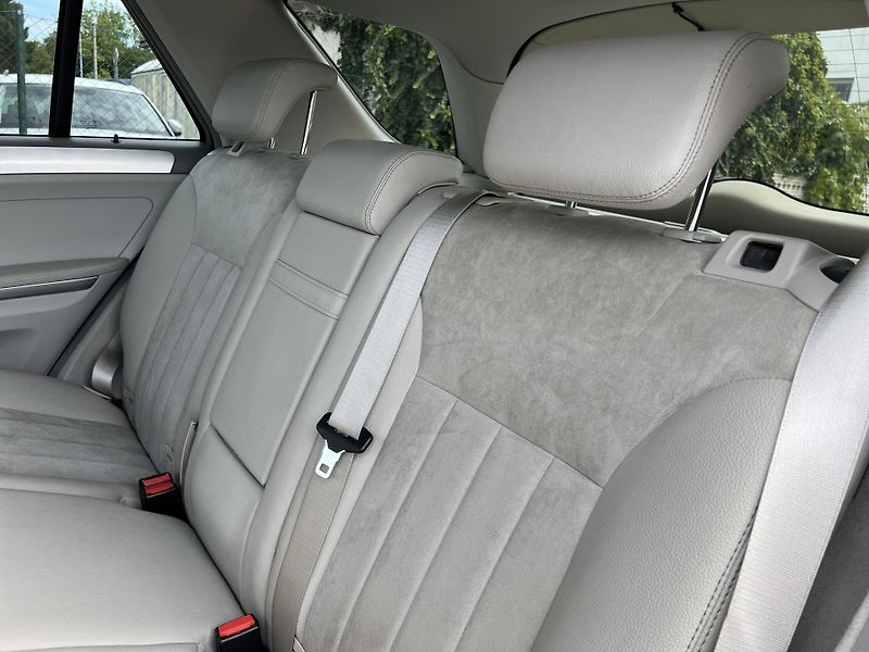 Mercedes-Benz Třídy M ML 320CDi AMG PAKET AUTOMAT - fotka 31 z 47