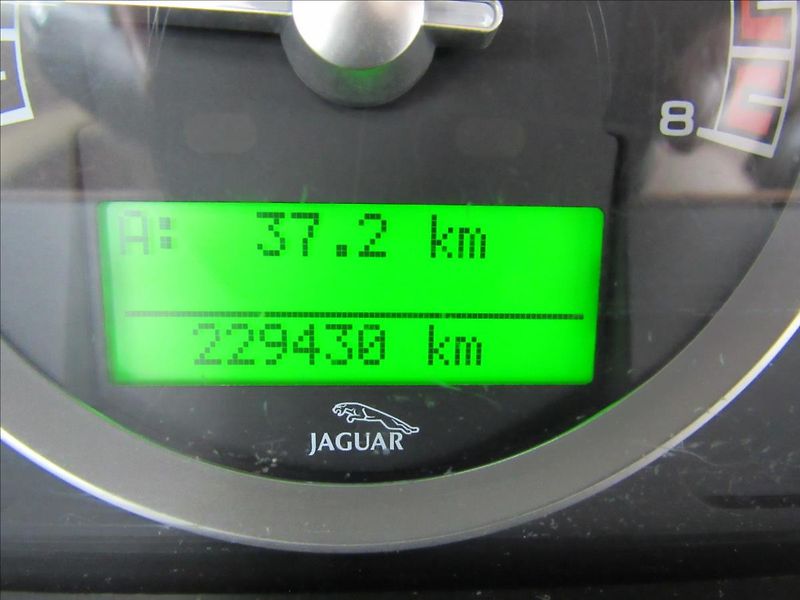 Jaguar S-Type 3,0 i Exclusive 175 KW - fotka 14 z 28