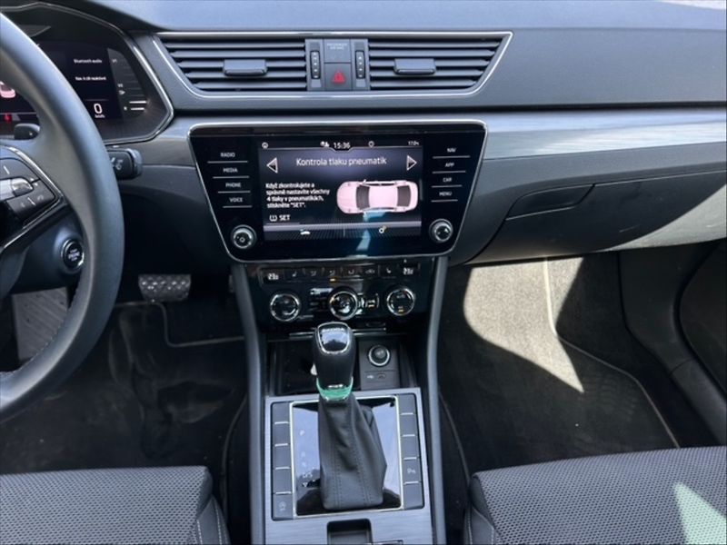 Škoda Superb 2,0 TDI 110 Style DSG - fotka 10 z 11