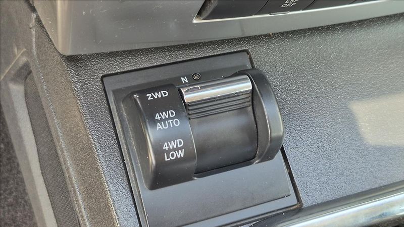 Jeep Cherokee 2,8 CRD L MANUAL ČR - fotka 17 z 18