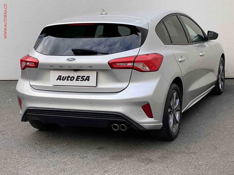 Ford Focus (2021) 1.0 EB, ST-Line, LED, navi - fotka 4 z 19