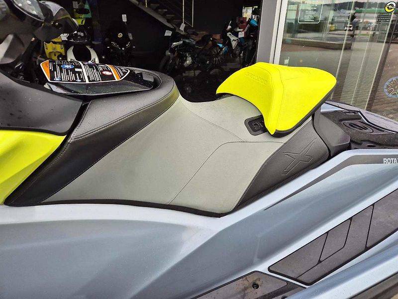 Sea Doo (2024) 21RH - RXP XRS 1-up 325hp - AK - fotka 13 z 21