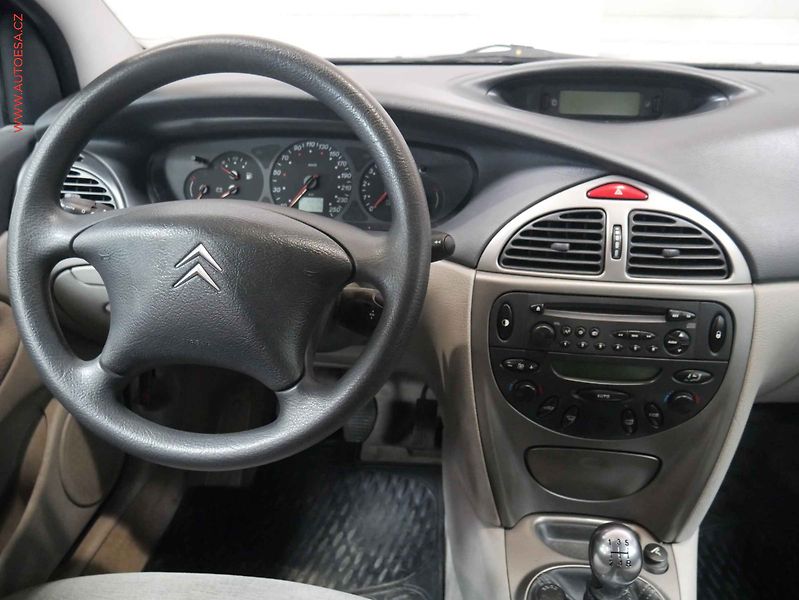 Citroën C5 (2004) 2.0 i, 2.maj,ČR, AAC - fotka 11 z 16