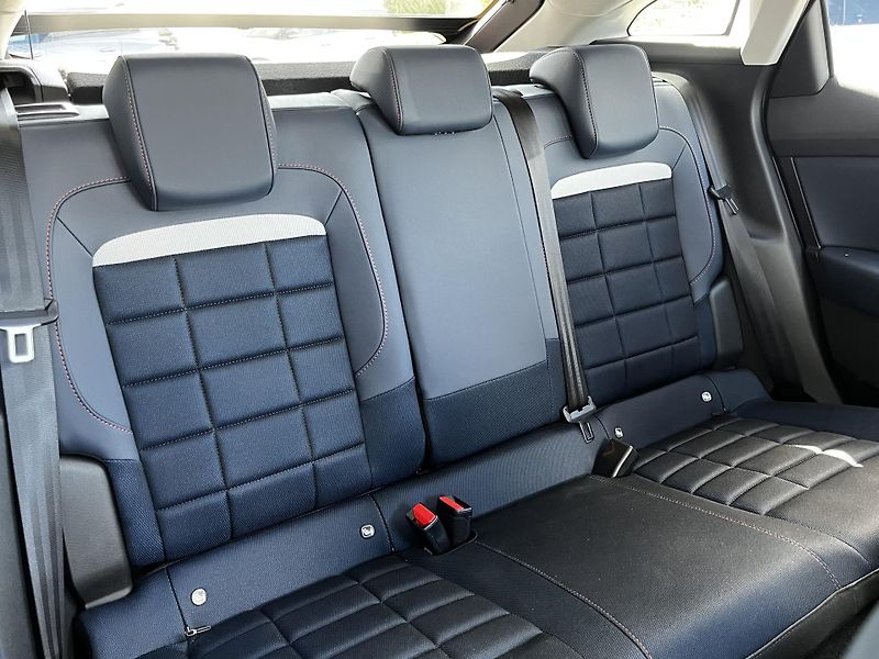 Citroën C4 (2026) COLLECTION Hybrid 145k  - fotka 22 z 23