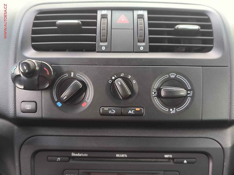 Škoda Fabia (2013) 1.2 TSi, 2.maj,ČR, AC, kamera - fotka 12 z 16
