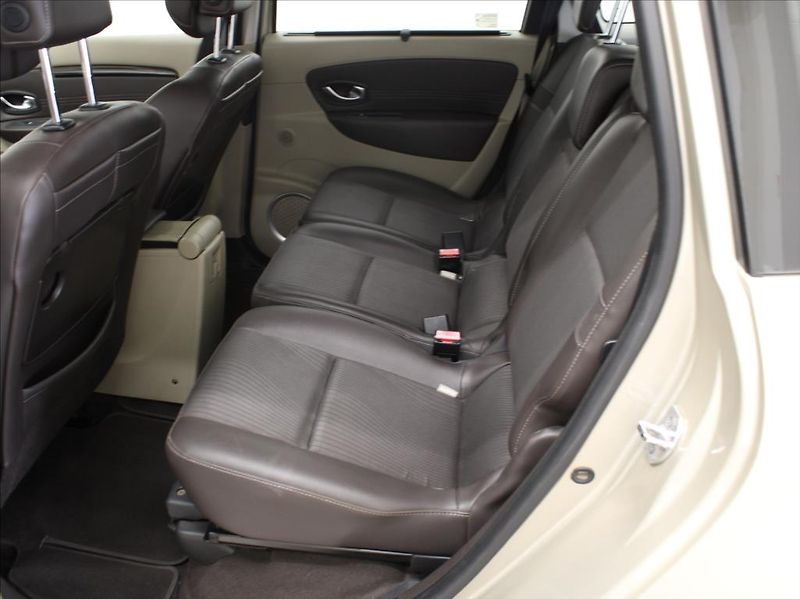 Renault Grand Scénic 2,0 dCi 110kW AT Privilage STK - fotka 7 z 15