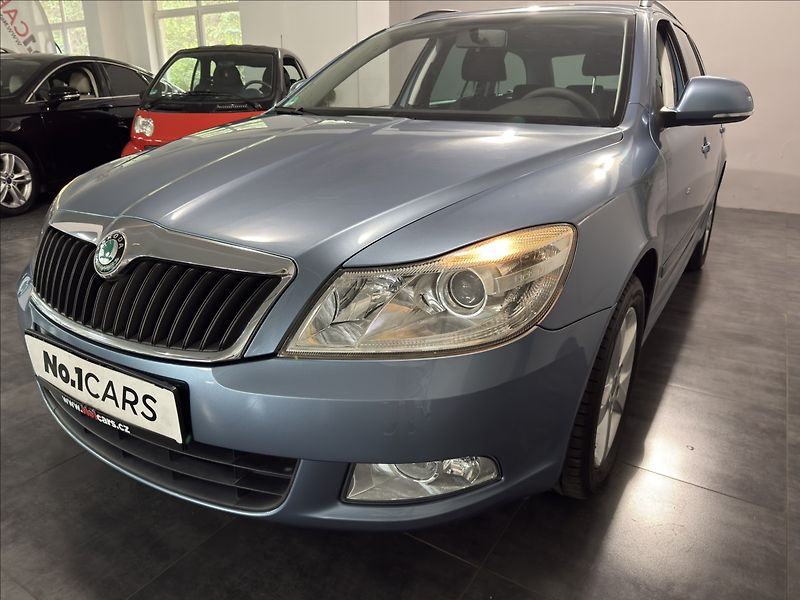 Škoda Octavia 1,4   TSI 90KW 1.MAJ FAMILY - fotka 31 z 37