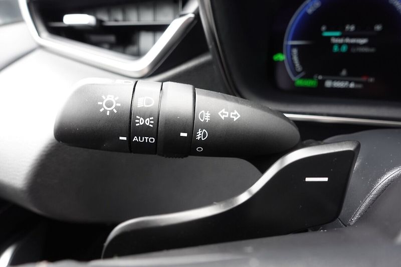 Toyota Corolla 2.0HEV Style TS - fotka 28 z 34