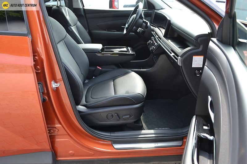 Hyundai Tucson 1,6 T-GDI PHEV 4WD AT PREMIUM - fotka 13 z 69