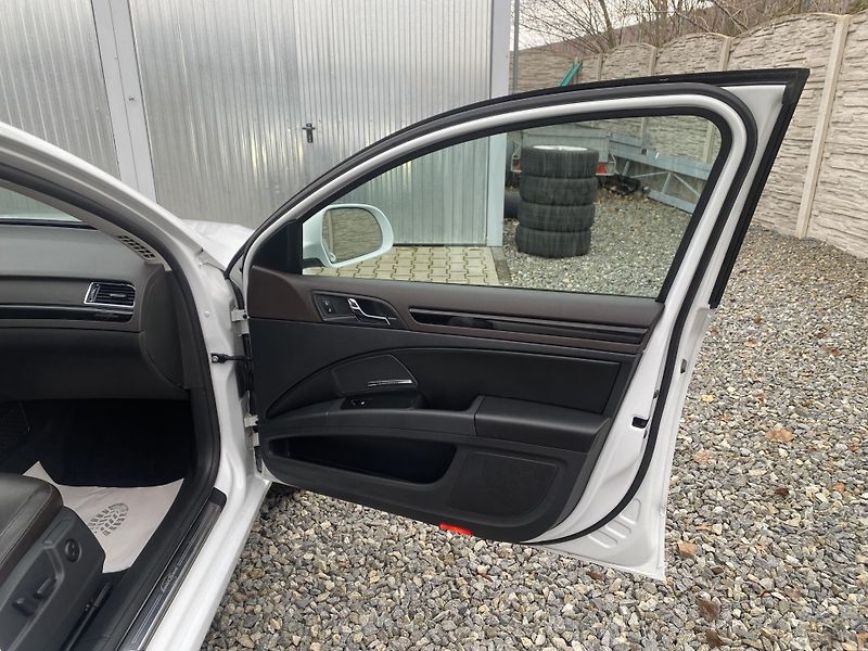 Škoda Superb 2.0TDi 4x4 170PS DSG L+K COMBI - fotka 123 z 158