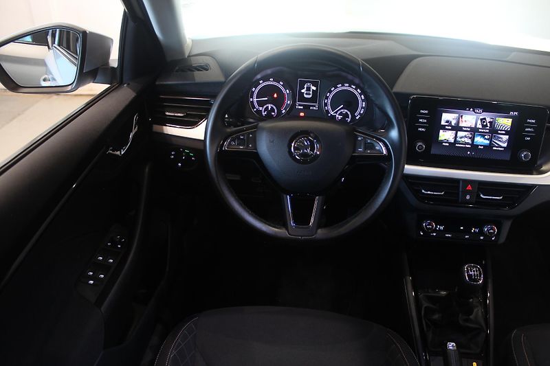 Škoda Scala (2020) 1.0TSI85kW Style+ Matrix - fotka 36 z 37