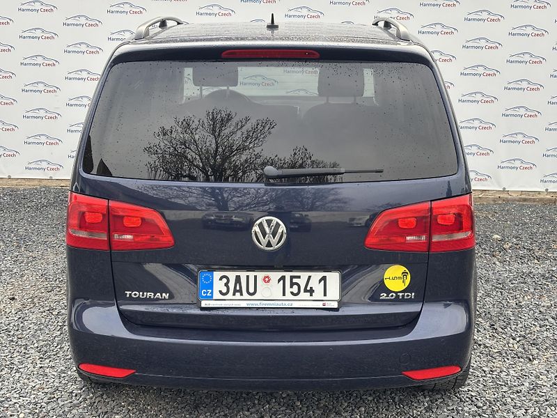 Volkswagen Touran (2013) 2.0TDI, 103kW. DSG, 7míst - fotka 7 z 16