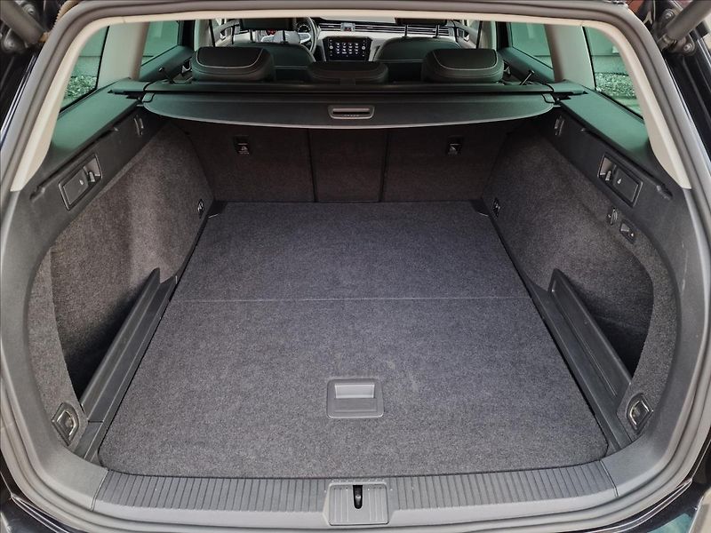 Volkswagen Passat 2.0TDI 147kW 4MOTION DSG Eleg - fotka 16 z 50