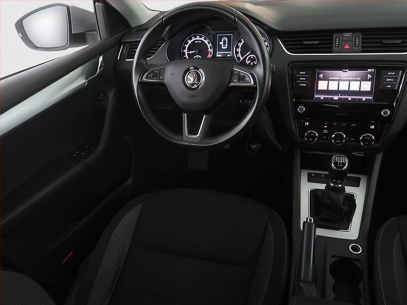 Škoda Octavia (2019) Ambition 1.6 TDI, Serv.kniha - fotka 7 z 19