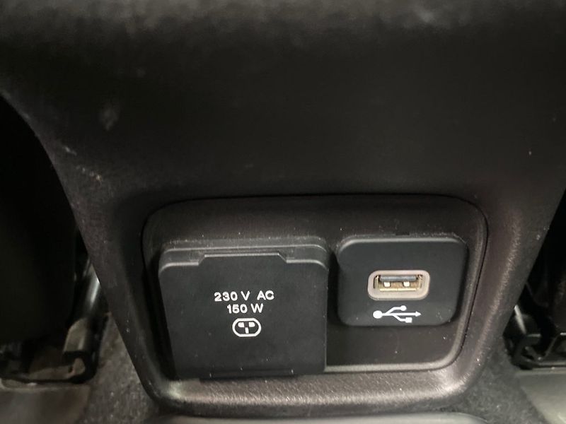 Jeep Compass (2020) 1,3 Turbo (96kW) 130K Man. - fotka 28 z 33