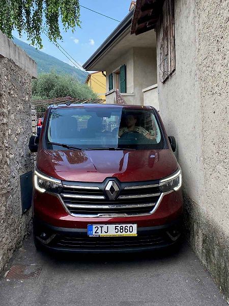 Cesta přes Alpy zpět do Česka z dovolené na Sardinii.