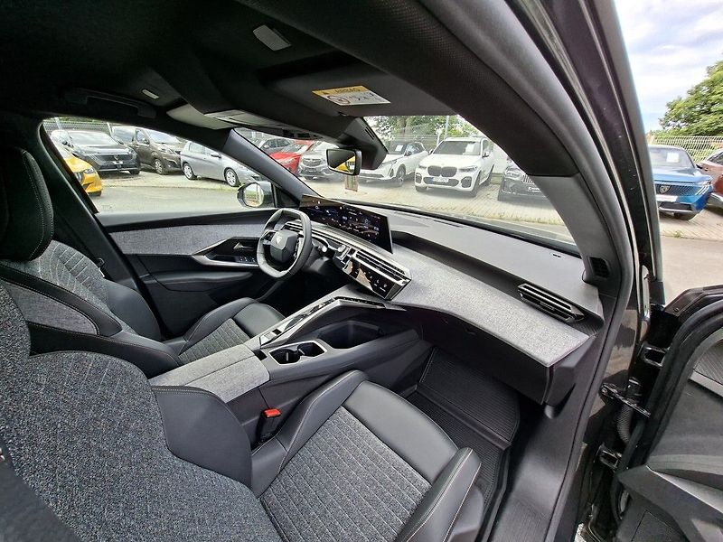 Peugeot 3008 ALLURE HYBRID 145k e-DCS6 - fotka 14 z 29