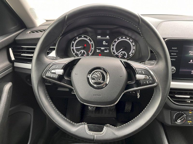 Škoda Kamiq (2022) 1,0TSI 81KW AMBITION - fotka 18 z 23