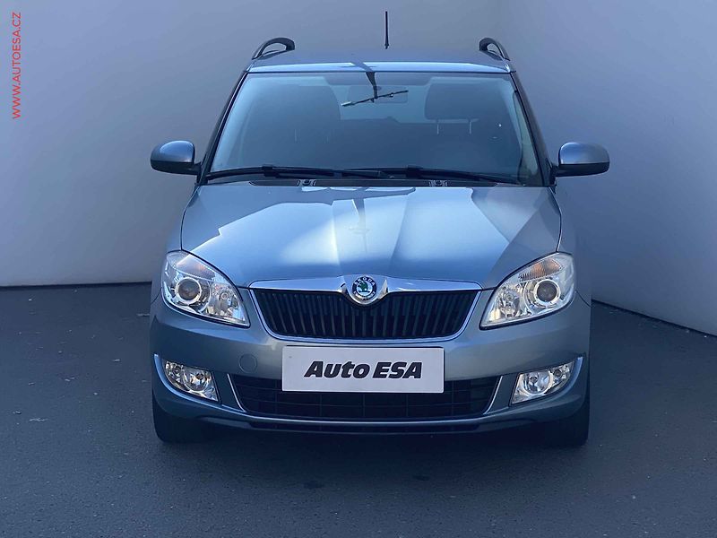 Škoda Fabia (2011) 1.2 TSI, ČR, Ambiente - fotka 2 z 13