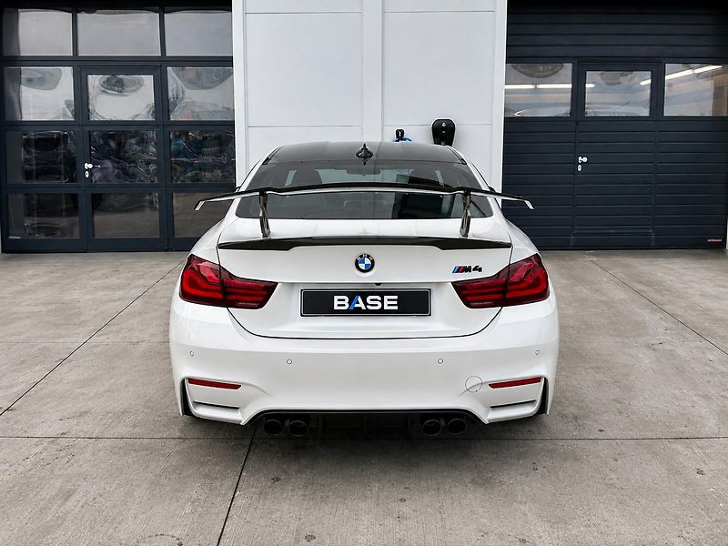 BMW M4 Competition M-Performance - fotka 5 z 25
