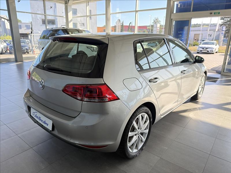 Volkswagen Golf 1,4   TSI 92kW,HIGHLINE,SERVIS - fotka 6 z 24