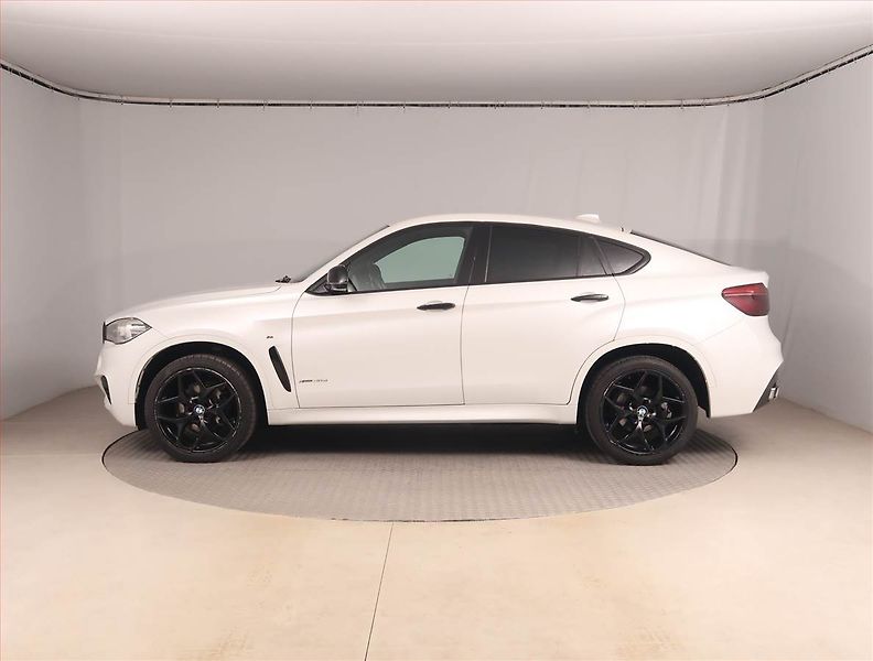BMW X6 (2017) M Paket xDrive30d - fotka 3 z 17