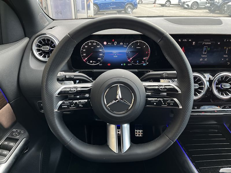 Mercedes-Benz GLA 200 d 4MATIC AMG Style Edition - fotka 11 z 21