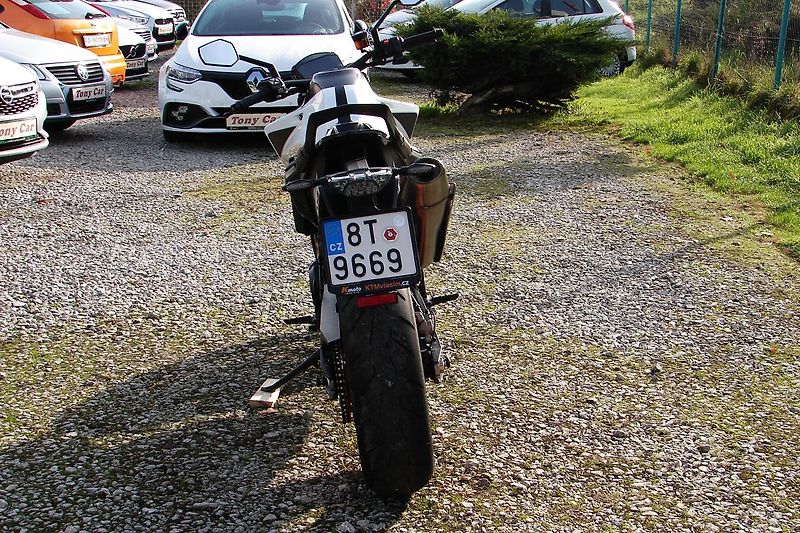 KTM 890 Duke R 121PS ČR 1. maj. - ZADÁNO! - fotka 5 z 34