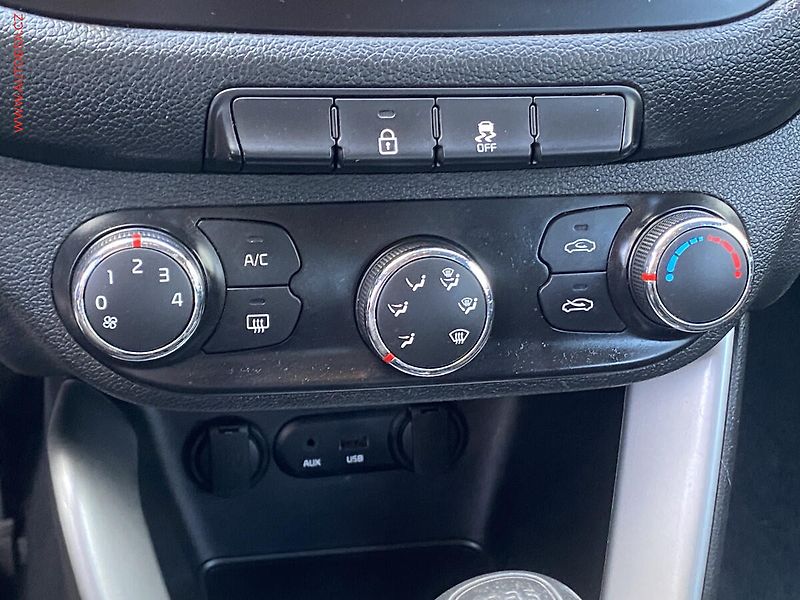 Kia Ceed (2013) 1.6GDi, ČR, AC, STK5/28 - fotka 13 z 16