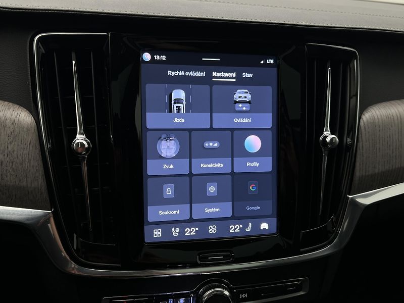 Volvo V90 CC B4 AWD PLUS AUT - fotka 38 z 45