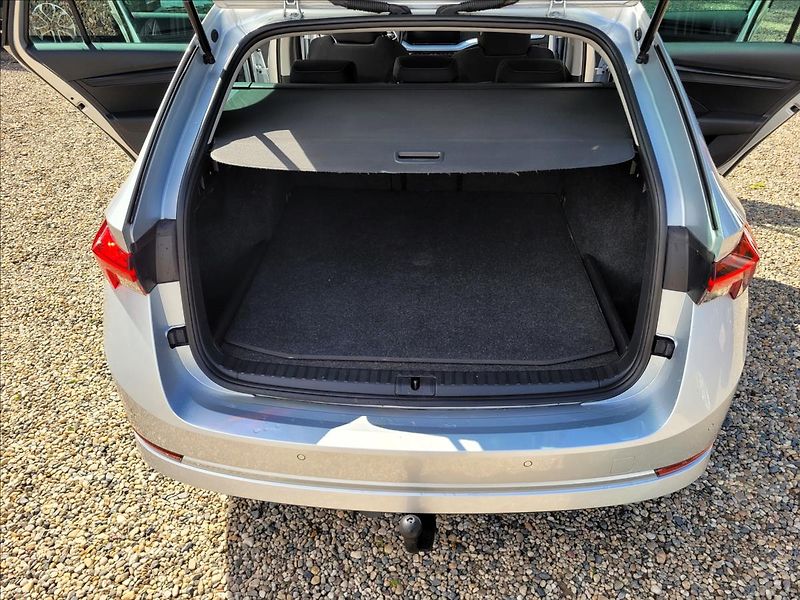Škoda Octavia 1,4 TSI,PHEV,DSG,Clever,tažné - fotka 39 z 50