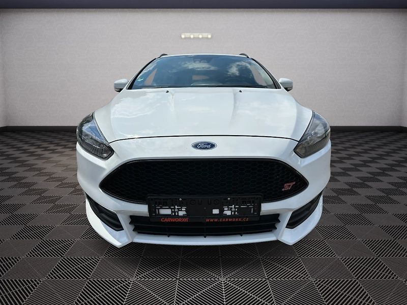 Ford Focus (2017) ST 2,0Turbo 184kw - fotka 2 z 26