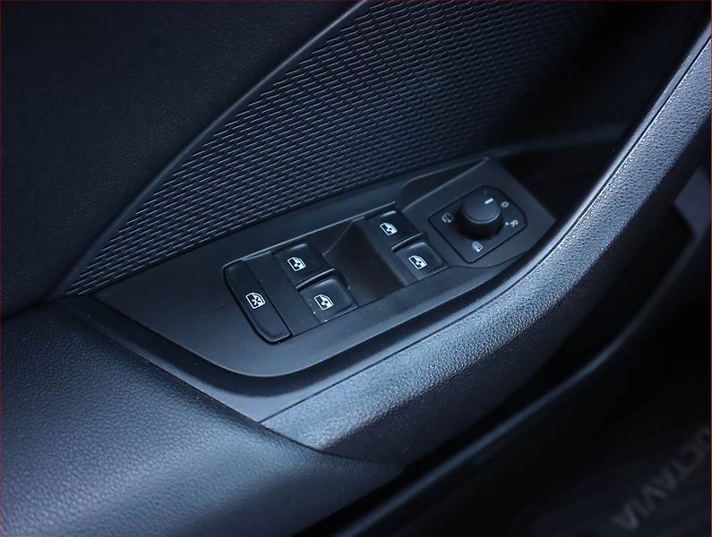 Škoda Octavia (2022) 1.5 TSI - fotka 16 z 20