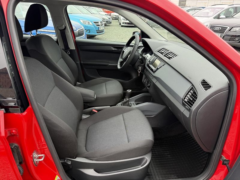 Škoda Fabia 1.0 MPI Cool Plus - fotka 10 z 13