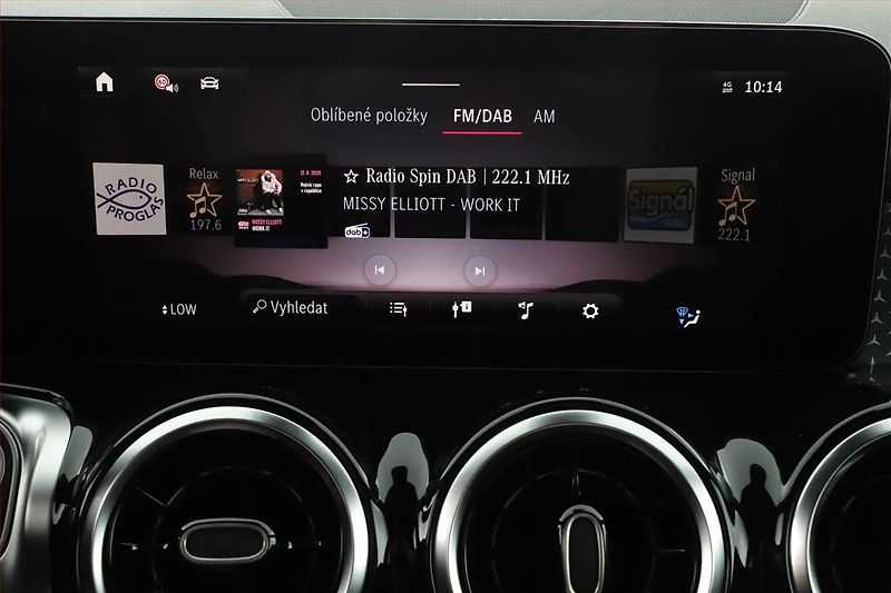 Mercedes-Benz GLB (2025) 200 d, Progressive, Navi - fotka 14 z 22