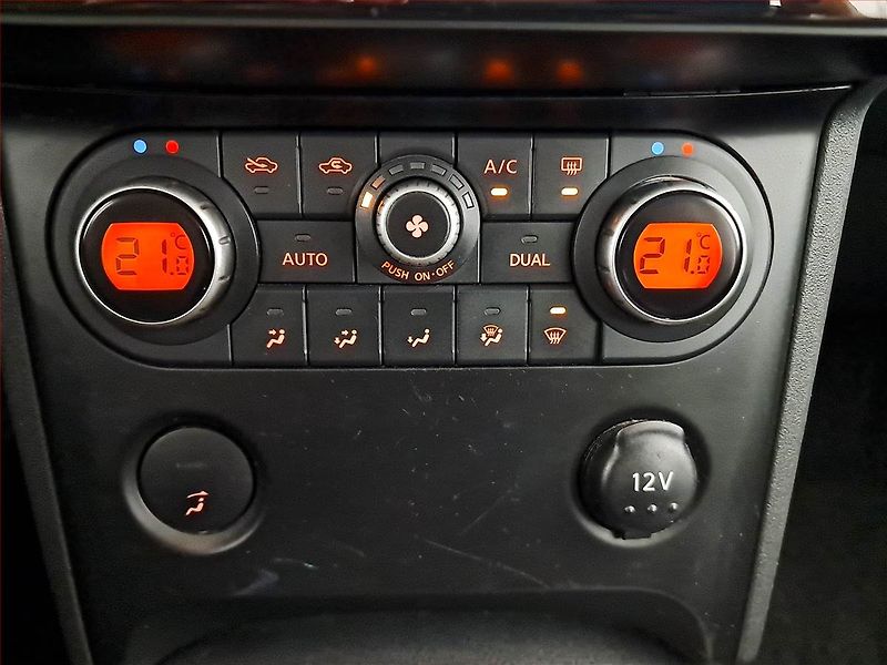 Nissan Qashqai (2009) 2.0, Serv.kniha, Tempomat - fotka 13 z 19