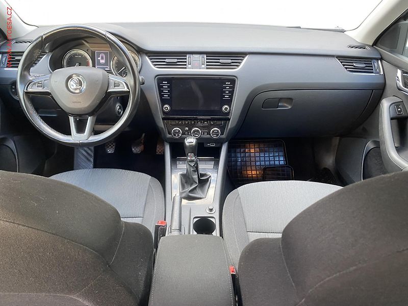 Škoda Octavia (2018) 1.4 G-TEC, Style, park.čidla - fotka 8 z 16