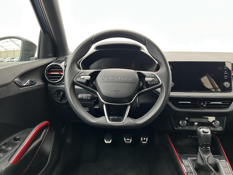 Škoda Fabia 1.0 TSI Monte Carlo - fotka 5 z 28