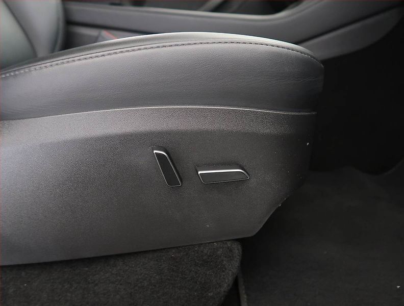 Tesla Model Y (2022) Long Range AWD 79kWh, SoH 91% - fotka 31 z 33