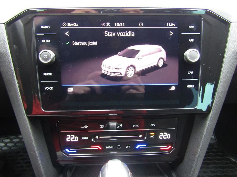 Volkswagen Passat (2021) 2.0 TDI 110kW DSG ACC - fotka 36 z 46
