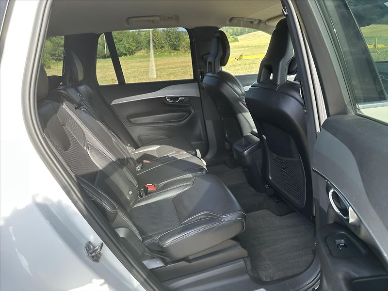 Volvo XC90 2,0 D 165kW Inscription CZ - fotka 13 z 38
