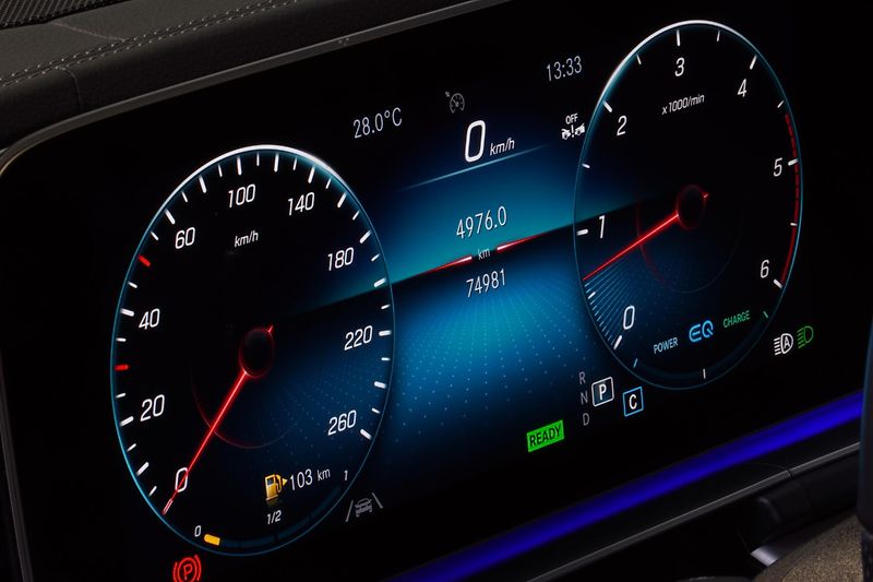 Mercedes-Benz GLE 300d,4matic,AMG,ČR,Tažné,360 - fotka 16 z 36