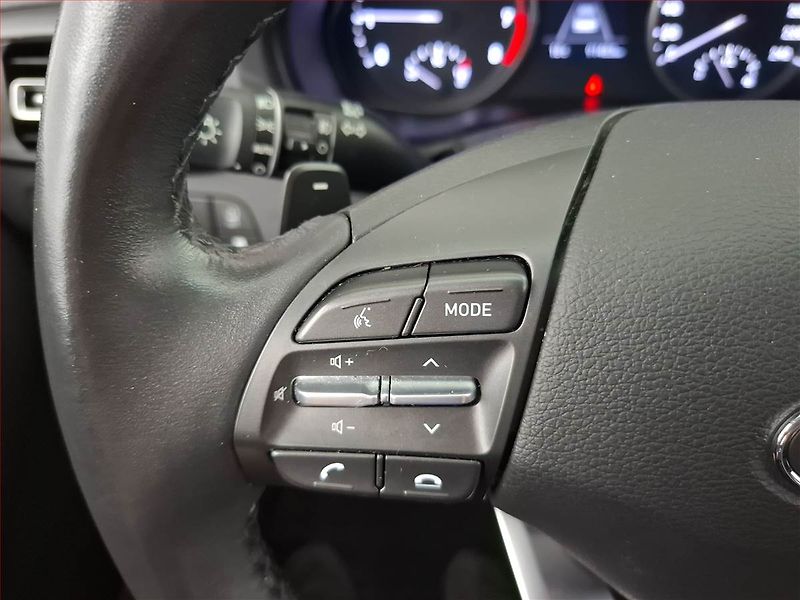 Hyundai i30 (2021) Smart 1.0 T-GDI, Automat - fotka 19 z 21
