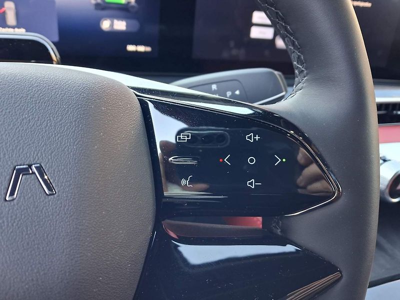Omoda 9 (2026) Premium 1.5TGDI PHEV AWD - fotka 24 z 31