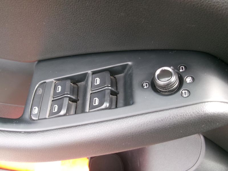 Audi Q5 (2009) 3,0TDI QUATTRO AC NAVI - fotka 19 z 28