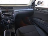Škoda Superb (2011) 2.0 TDI - náhled 8