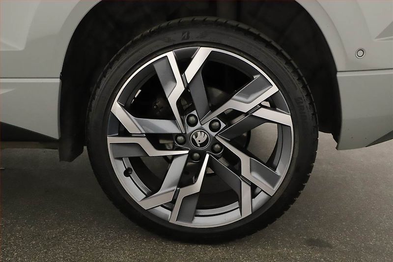 Škoda Karoq (2025) 1.5 TSI, SPORTLINE, AUTOMAT - fotka 21 z 21
